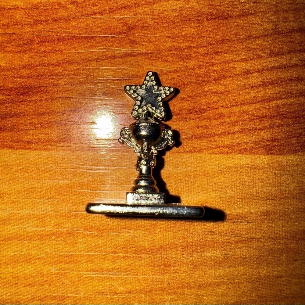 Disney Channel Scene It? Trivia Game Trophy Star Award Chrome Pewter Mover Token